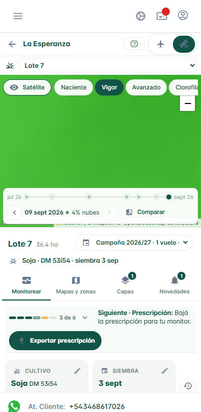 La Vista satelital en un teléfono: selector de lote, mapa, línea de tiempo y el panel debajo